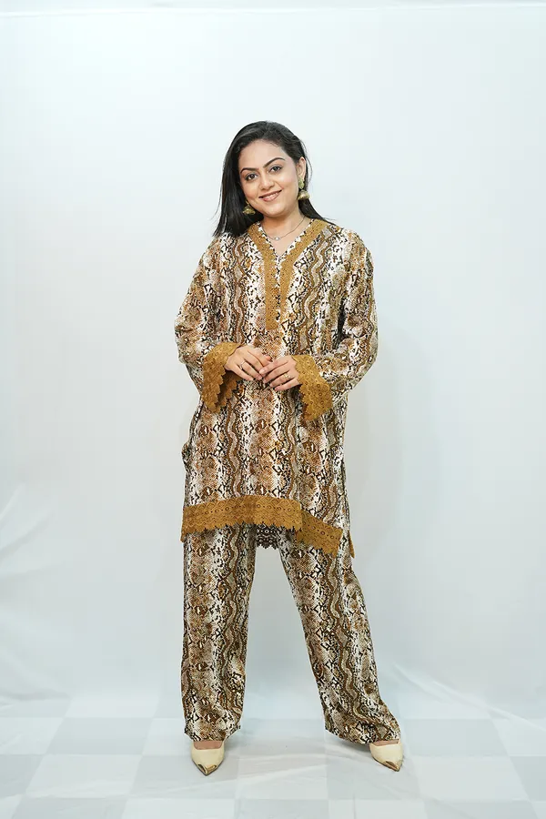 Yellow_White_Viscose_Rayon_Co_Ords_Set_For_Women