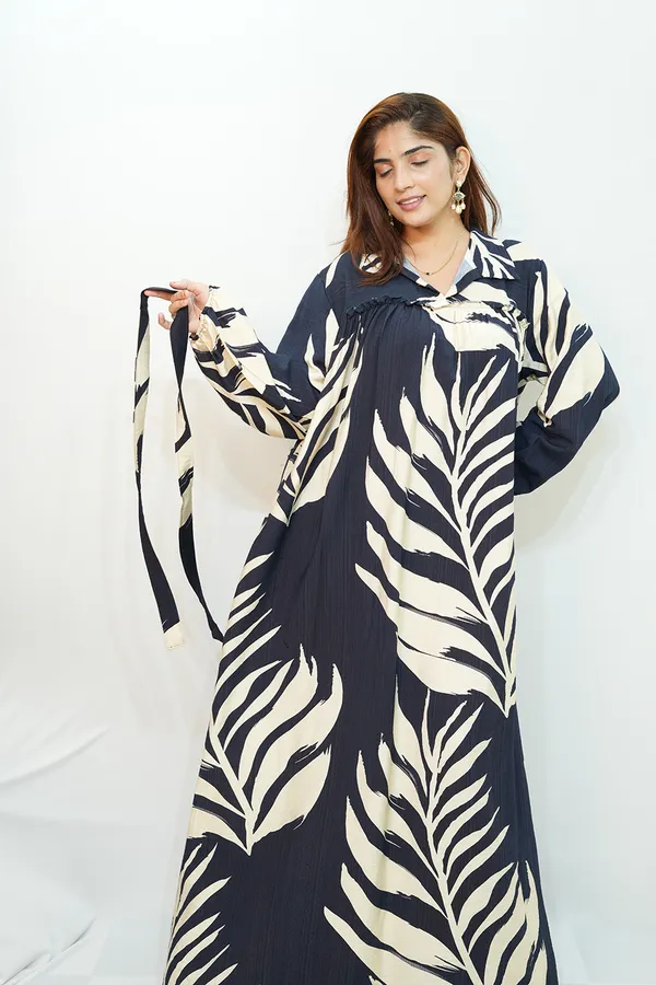 Black_White_Viscose_Rayon_Printed_Gown_For_Women