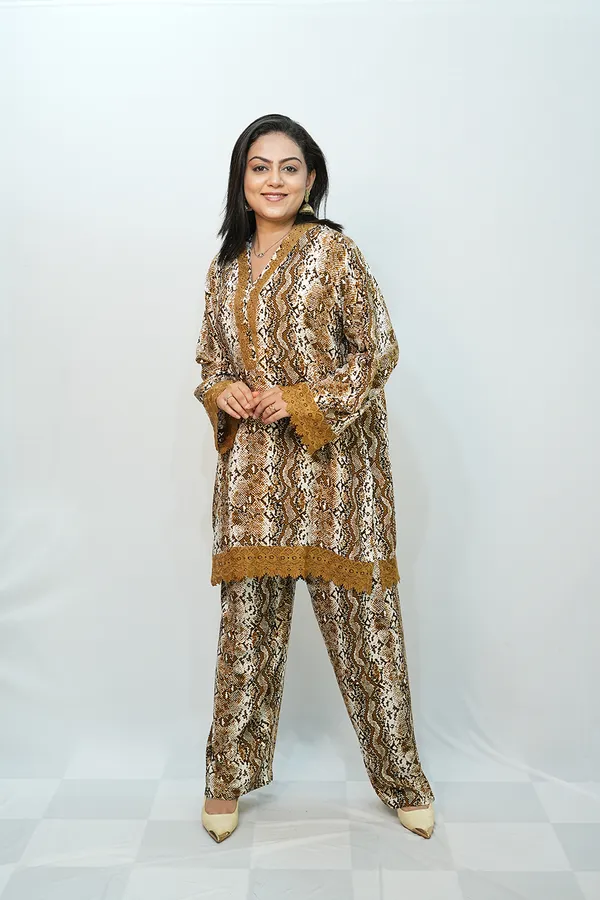 Yellow_White_Viscose_Rayon_Co_Ords_Set_For_Women