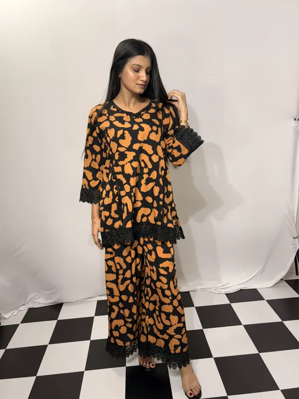 Black_Yellow_Viscose_Rayon_Leopard_Print_Co_Ords_Set_For_Women