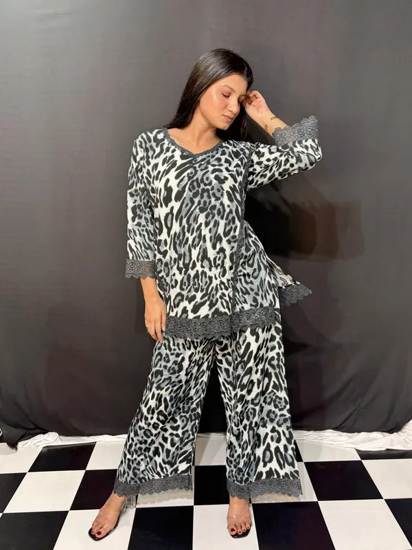 White_Black_Viscose_Rayon_Leopard_Print_Lace_Trim_Co_Ords_Set_For_Women