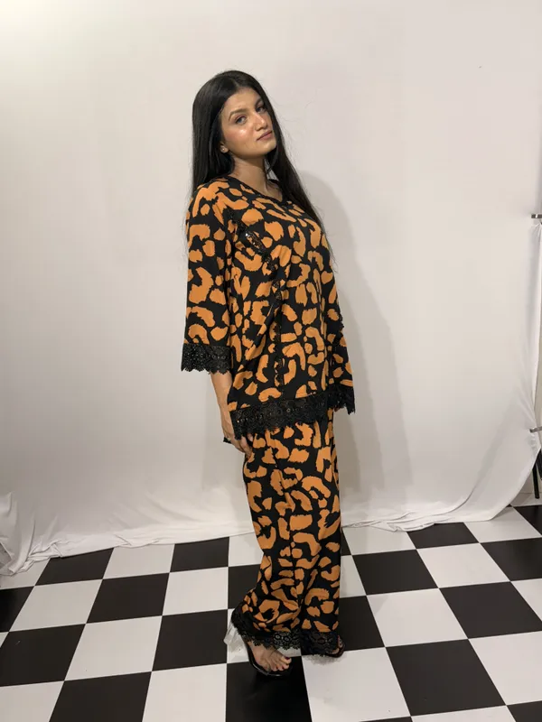 Black_Yellow_Viscose_Rayon_Leopard_Print_Co_Ords_Set_For_Women