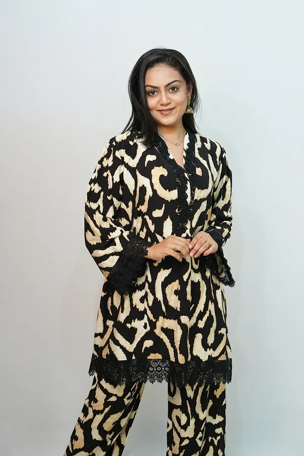 Black_Yellow_Viscose_Rayon_Co_Ords_Set_For_Women