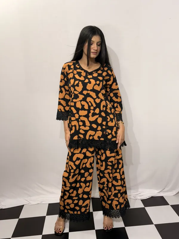 Black_Yellow_Viscose_Rayon_Leopard_Print_Co_Ords_Set_For_Women