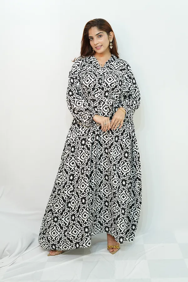 Black_White_Viscose_Rayon_Printed_Gown_For_Women