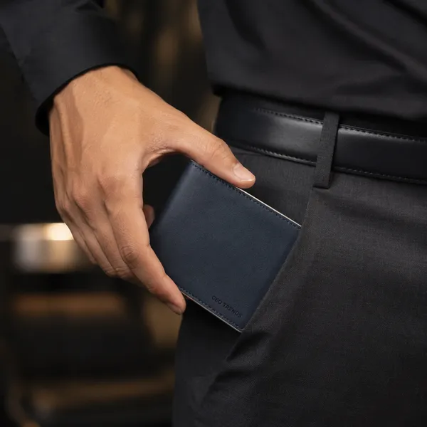 Navy_Blue_Genuine_Leather_Bifold_Wallet_For_Men