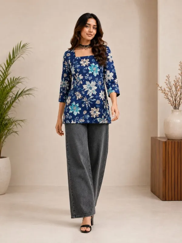 Blue_Vartican_Relaxed_Fit_Floral_Print_Short_Kurti_For_Women