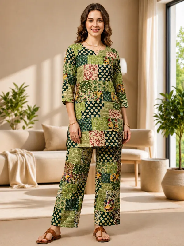 Green_Rayon_Straight_Printed_Kurta_Pant_Co-Ord_Set_For_Women