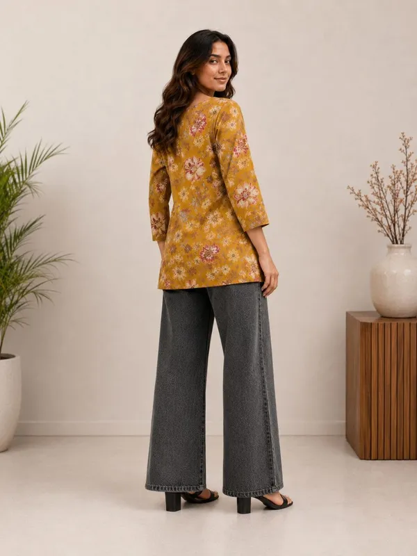 Mustard_Vartican_Straight_Floral_Print_Short_Kurti_For_Women