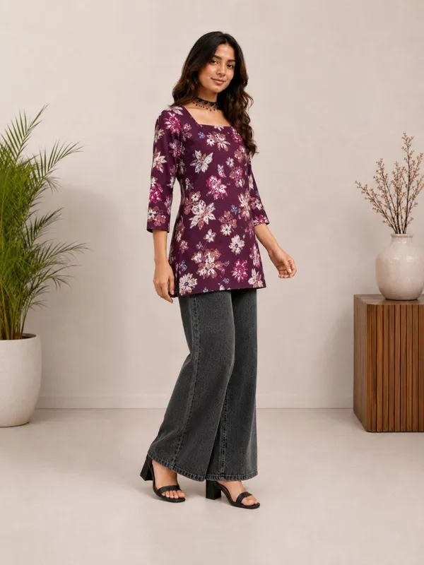 Maroon_Vartican_Straight_Floral_Print_Short_Kurti_For_Women