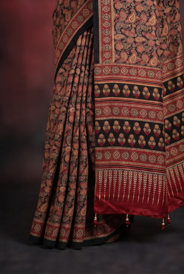 Silk_Ajrakh_print_with_mirror_work_saree