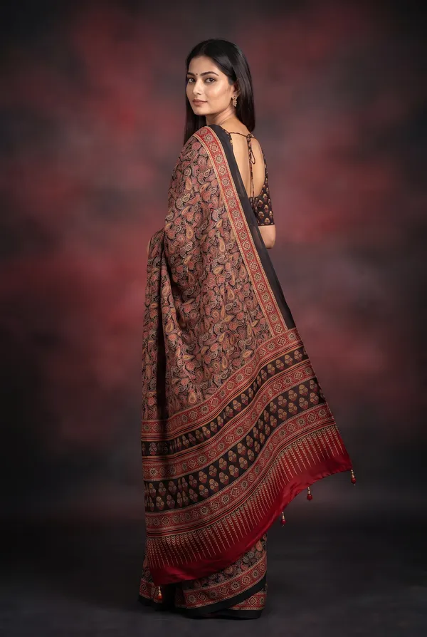 Silk_Ajrakh_print_with_mirror_work_saree