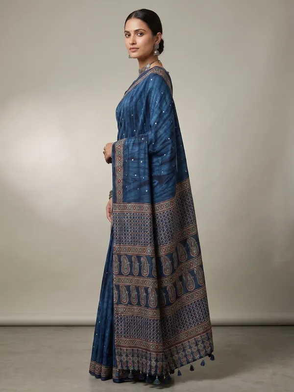 Silk_Prism_Print_with_mirror_work_saree