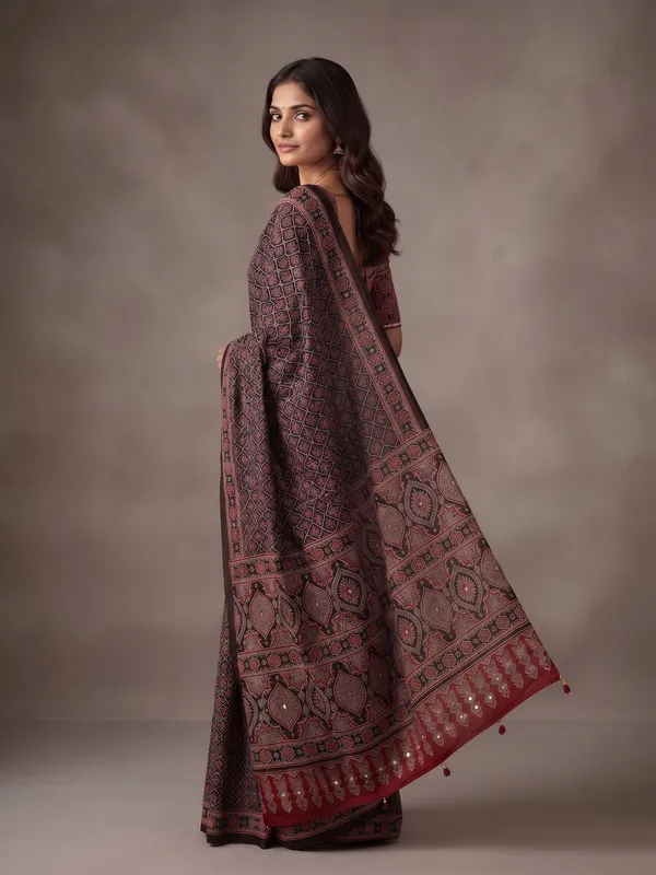 Silk_Ajrakh_print_with_mirror_work_saree
