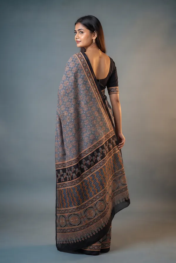 Silk_Ajrakh_print_with_mirror_work_saree