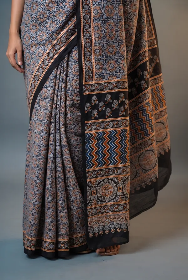 Silk_Ajrakh_print_with_mirror_work_saree