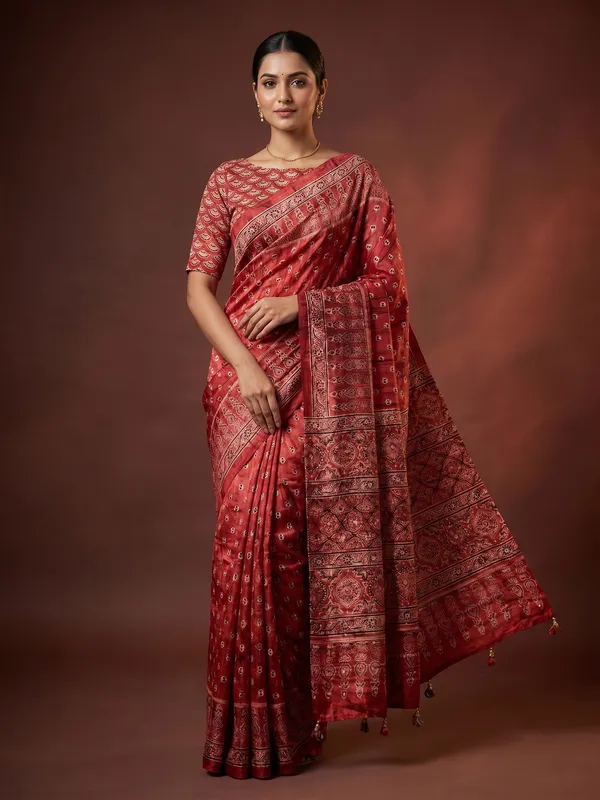 Silk_Prism_print_with_mirror_work_saree