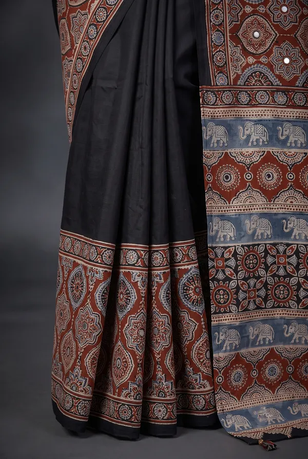 Silk_Prism_Print_with_mirror_work_saree