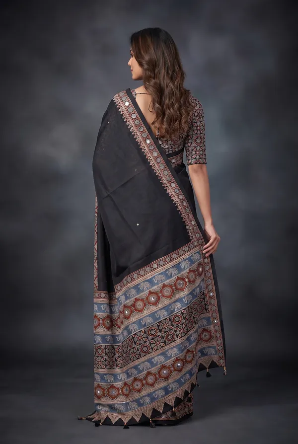 Silk_Prism_Print_with_mirror_work_saree