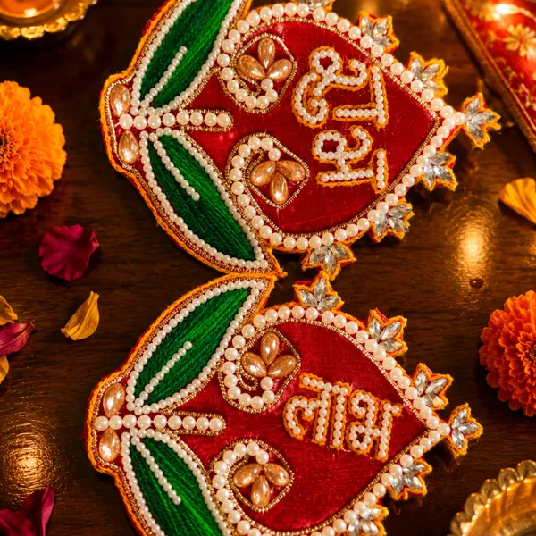 Jute_Festive_Diwali_Red_Tealight_Holder_Home_Decor_With_Shubh_Labh_Potli