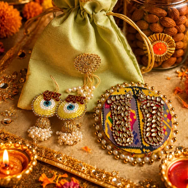 Artecasa_Multicolour_Jute_Diwali_Gift_Basket_With_Matka_Candle_&_Potli
