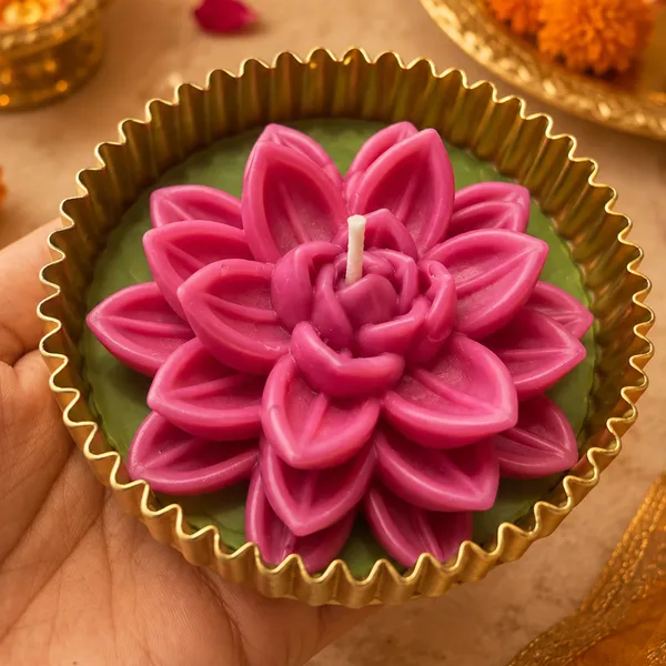 Wax_Festive_Green_Pink_Urli_Decorative_Candle