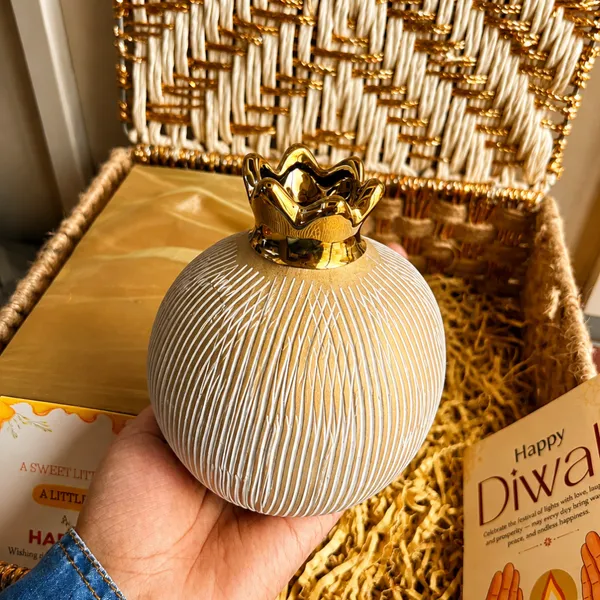 Metal_Festive_Monkey_Candle_Holder_Pomegranate_Toran_Basket
