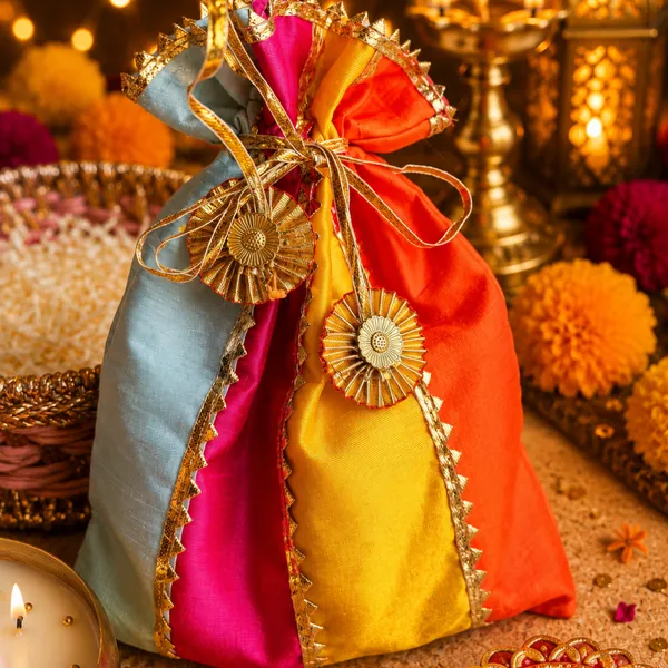Metal_Festive_Diwali_Pink_Gift_Basket_With_Toran_&_Urli_Candle
