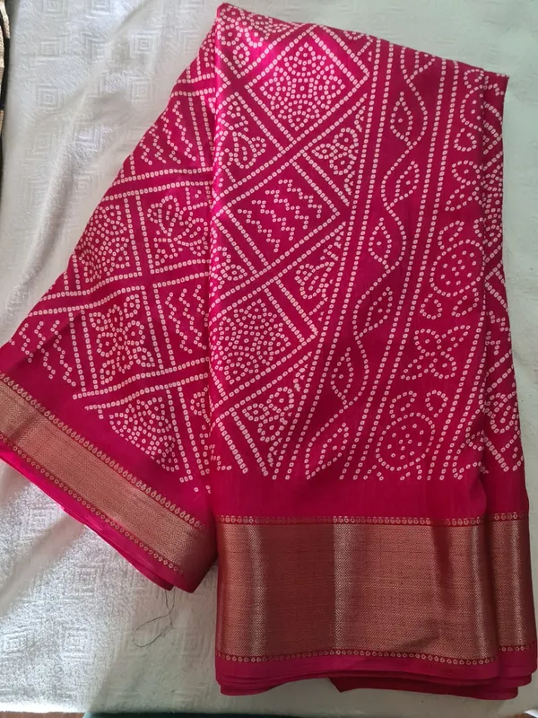 Pink_Bandhani_Print_Golden_Border_Silk_Saree_For_Women