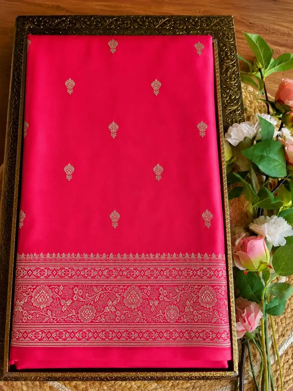 Pink_Silk_Zari_Woven_Border_Banarasi_Saree_For_Women