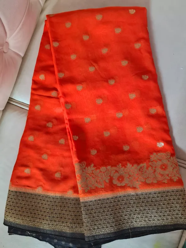 Orange_Pure_Crepe_Zari_Woven_Floral_Border_Banarasi_Saree