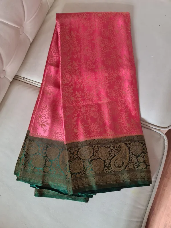Pink_Silk_Floral_Zari_Border_Banarasi_Saree_For_Women
