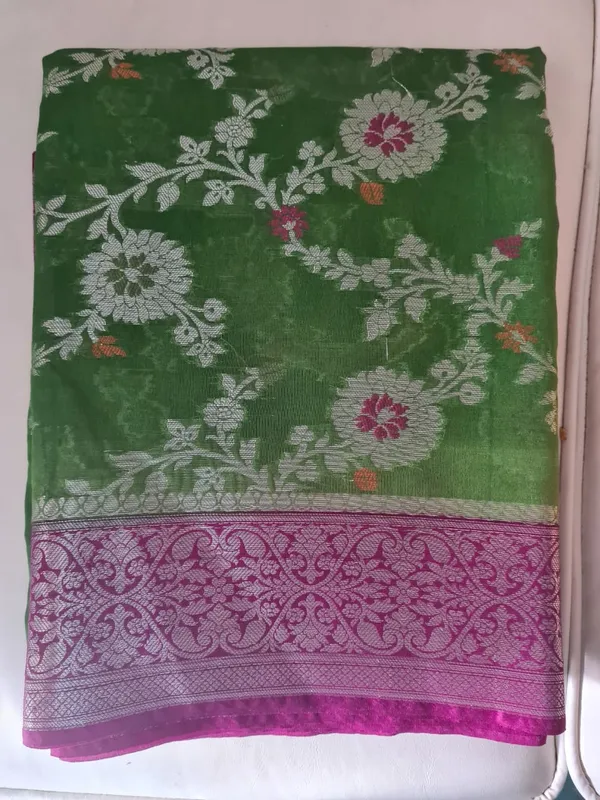 Green_Silk_Woven_Floral_Banarasi_Saree_For_Women