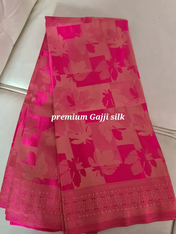 Pink_Silk_Floral_Print_Woven_Saree_With_Blouse_For_Women