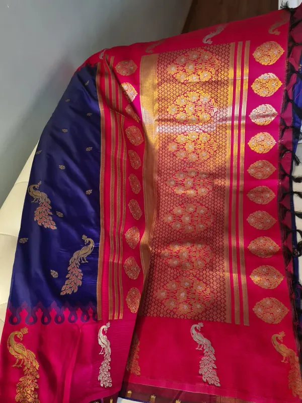 Navy_Blue_Silk_Pink_Peacock_Motif_Zari_Border_Saree_For_Women