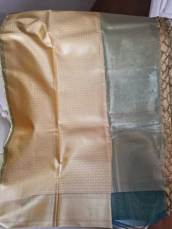 Golden_&_Green_Woven_Zari_Border_Saree_For_Women
