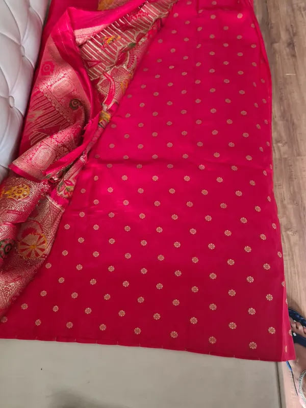 Raw_Silk_Zari_Woven_Banarasi_Saree_For_Women