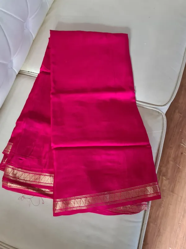 Pink_Silk_Zari_Border_Traditional_Saree_For_Women