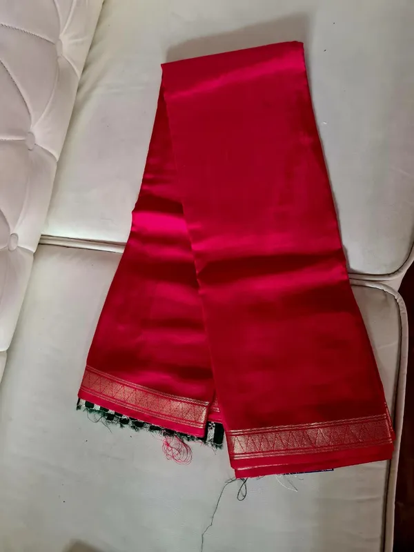 Red_Printed_Silk_Saree_With_Green_Zari_Butti_Blouse_&_Zari_Pallu_For_Women