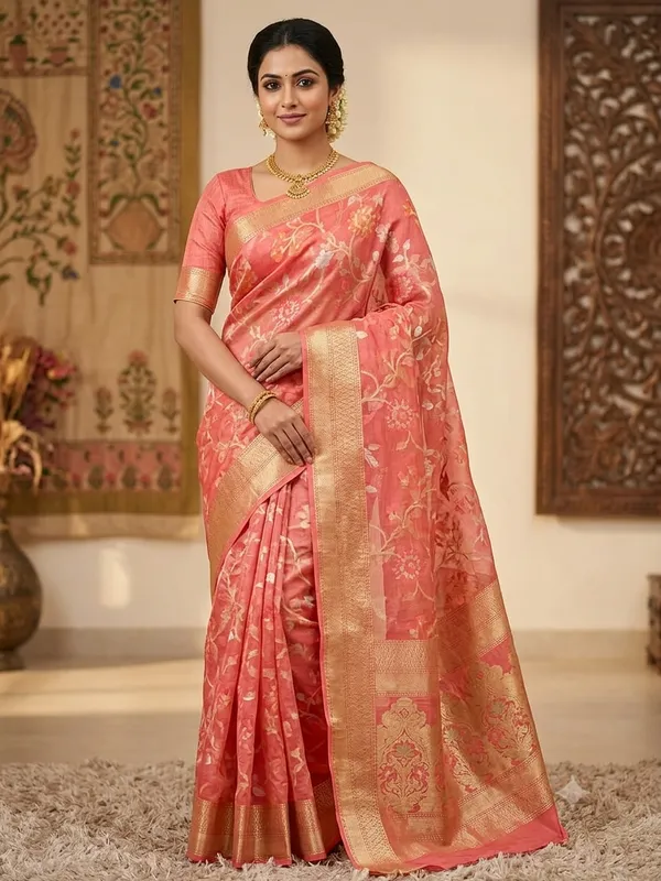 Peach_Silk_Zari_Woven_Floral_Pallu_Saree_With_Blouse