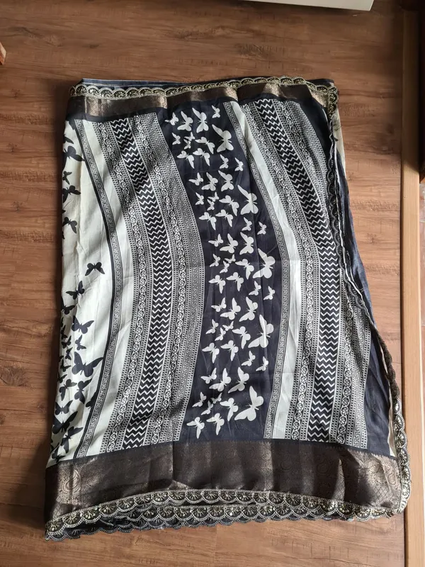 Black_And_White_Butterfly_Print_Zari_Border_Saree_With_Blouse