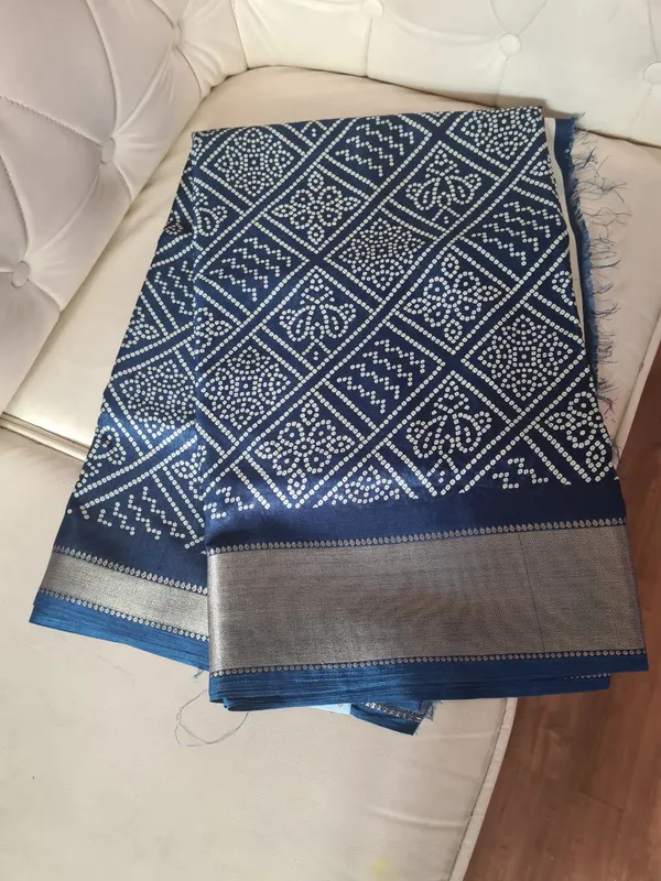 Navy_Blue_Silk_Bandhani_Print_Zari_Border_Saree_For_Women