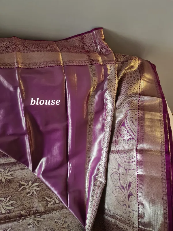 Purple_Silk_Zari_Woven_Paisley_Banarasi_Saree_With_Blouse_For_Women