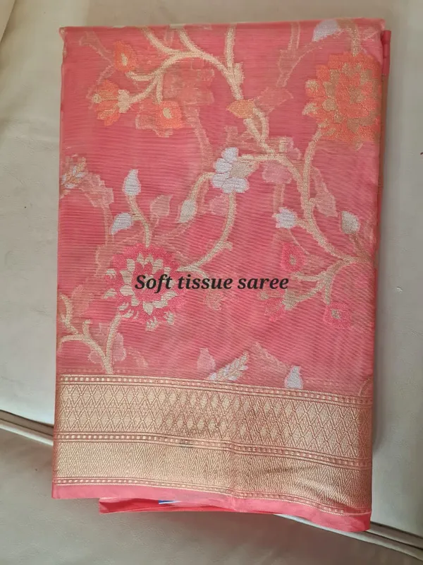 Peach_Silk_Zari_Woven_Floral_Pallu_Saree_With_Blouse