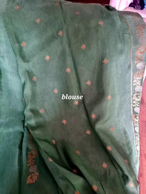 Green_Silk_Zari_Woven_Banarasi_Saree_With_Blouse_Piece