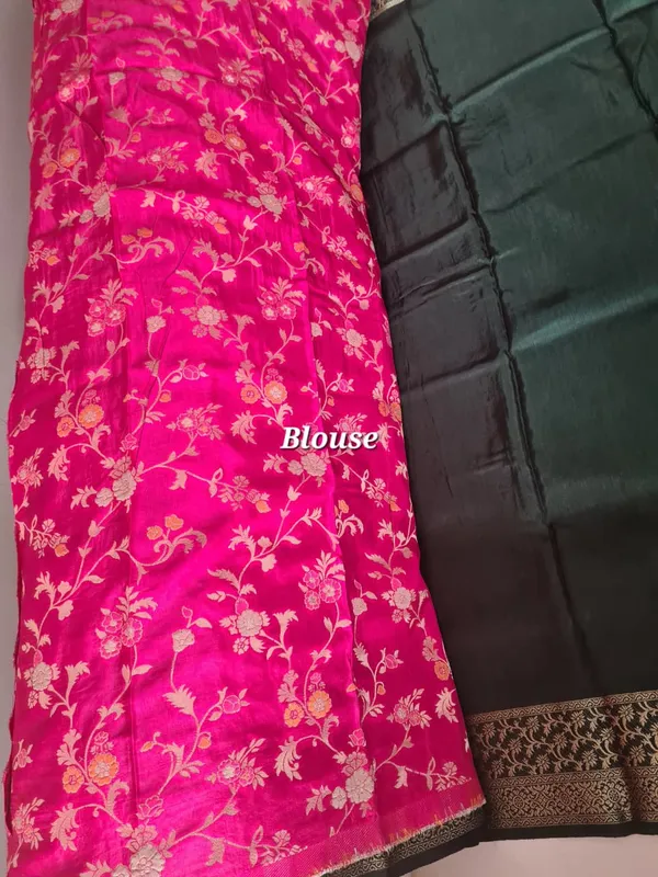 Green_Silk_Woven_Border_Saree_With_Pink_Floral_Blouse