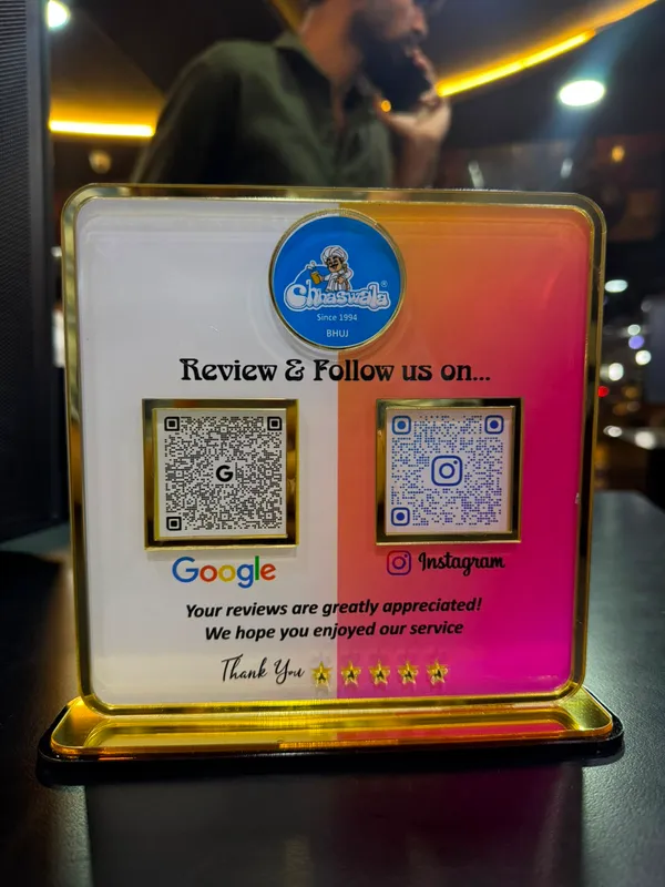 Acrylic_Illuminated_Qr_Code_Review_Display