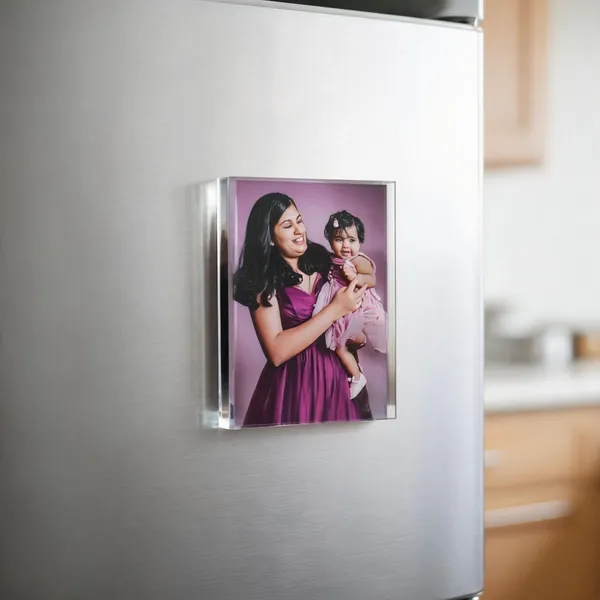Acrylic__Family_Photo_Display_Fridge_Magnet