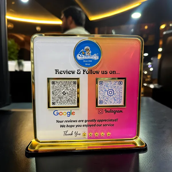 Acrylic_Illuminated_Qr_Code_Review_Display