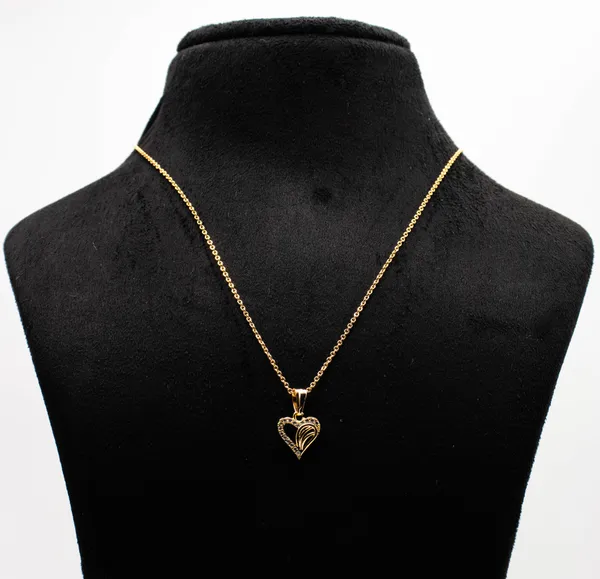 Gold_Tone_Pendant_With_18_In_Chain_For_Women